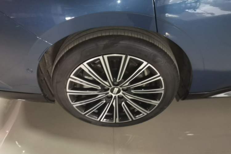 Used Geely Galaxy 8 2025 130km EM-P Starship Edition Right Rear Wheel Hub