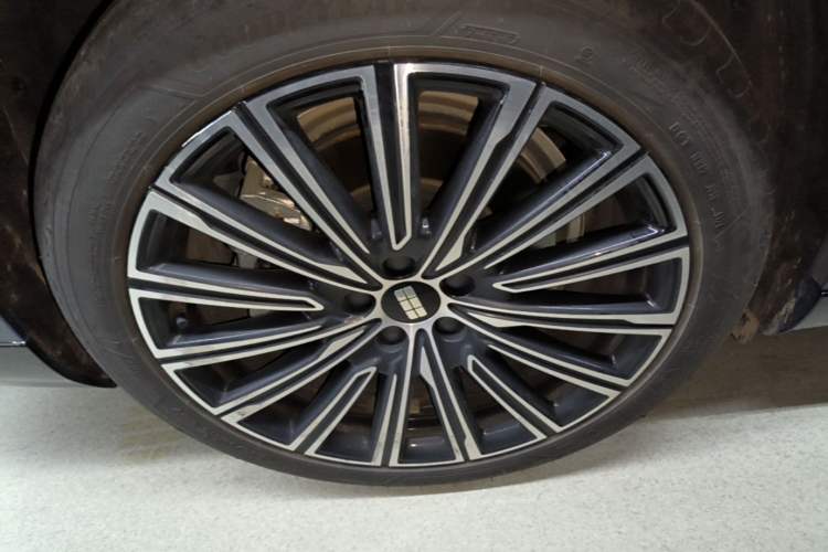 Used Geely Galaxy 8 2025 130km EM-P Starship Edition Right Rear Wheel Hub