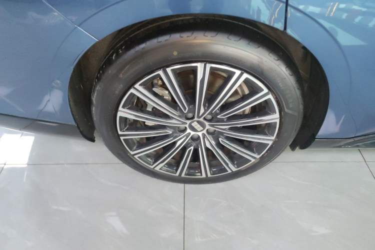 Used Geely Galaxy 8 2025 130km EM-P Starship Edition Right Rear Wheel Hub