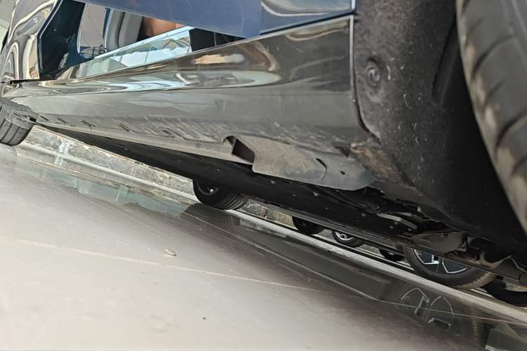 Used Geely Galaxy 8 2025 130km EM-i Flagship Edition Right Side Sill