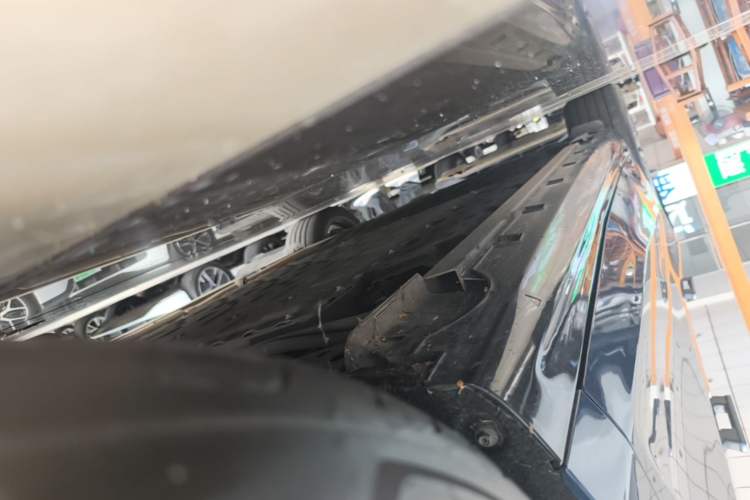 Used Geely Galaxy 8 2025 130km EM-P Starship Edition Right Side Sill