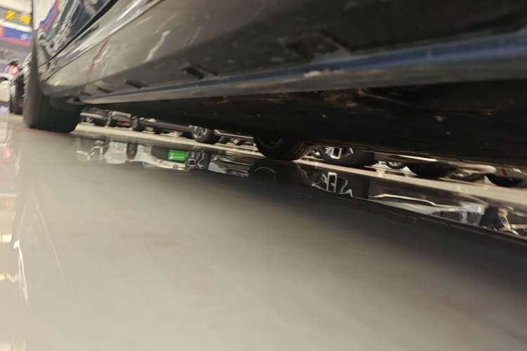 Used Geely Galaxy 8 2025 130km EM-P Starship Edition Right Side Sill