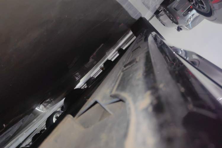 Used Geely Galaxy 8 2025 130km EM-i Deluxe Edition Right Side Sill