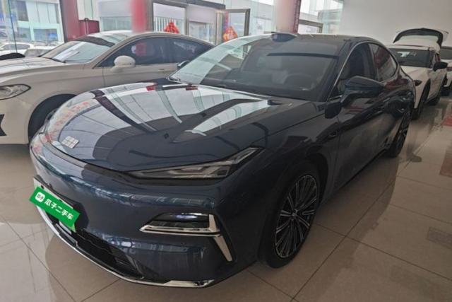 Used Geely Galaxy 8 2025 130km EM-P Starship Edition