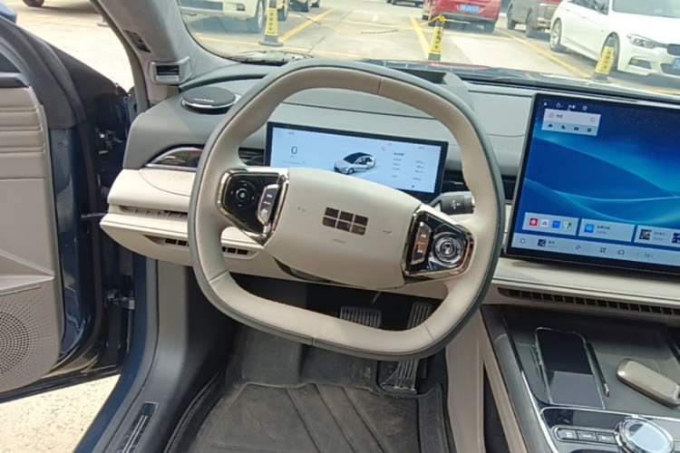 Used Geely Galaxy 8 2025 130km EM-i Flagship Edition Steering Wheel