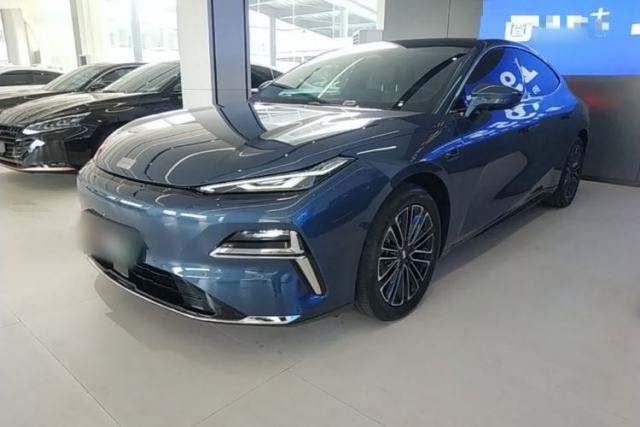 Used Geely Galaxy 8 2025 130km EM-i Prestige Edition