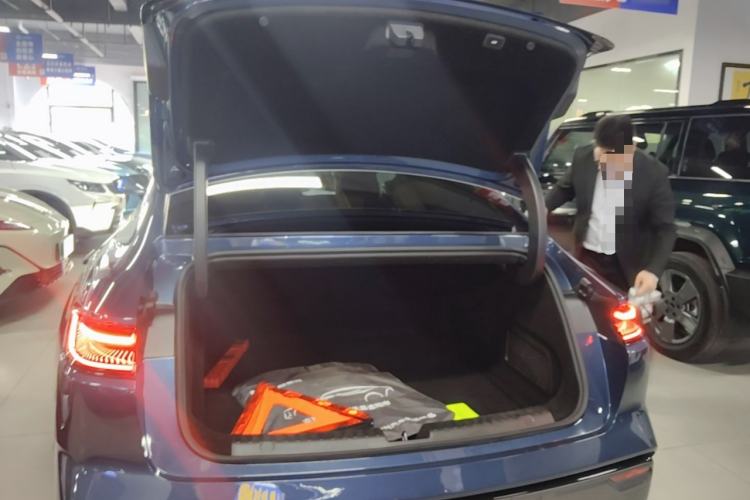 Used Geely Galaxy 8 2025 130km EM-P Starship Edition Trunk