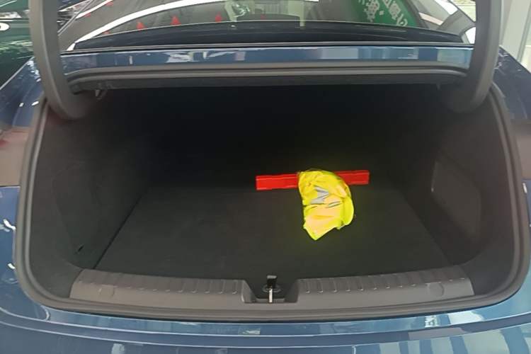 Used Geely Galaxy 8 2025 130km EM-P Starship Edition Trunk
