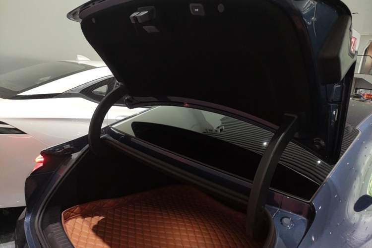 Used Geely Galaxy 8 2025 130km EM-i Flagship Edition Trunk