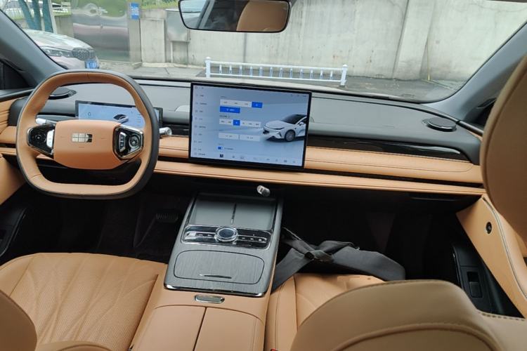 Used Geely Galaxy 8 2025 60km EM-i Luxury Edition Center Console