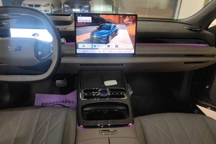 Used Geely Galaxy 8 2025 130km EM-P Starship Edition Audio And AC Panel
