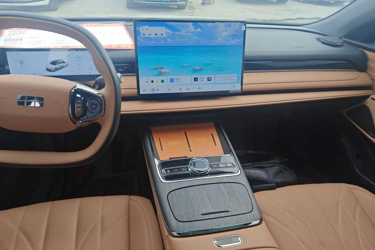 Used Geely Galaxy 8 2025 130km EM-i Prestige Edition Audio And AC Panel