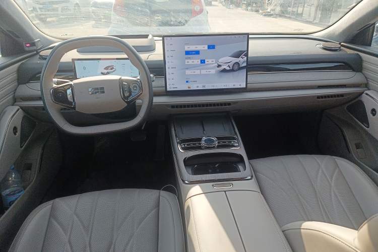Used Geely Galaxy 8 2025 130km EM-P Starship Edition Center Console