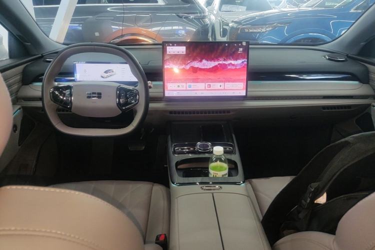 Used Geely Galaxy 8 2025 130km EM-i Deluxe Edition Center Console