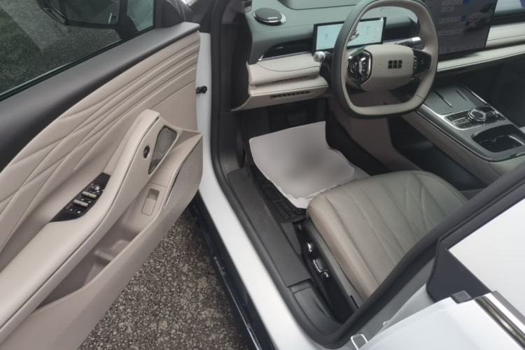 Used Geely Galaxy 8 2025 130km EM-i Flagship Edition Driver Seat