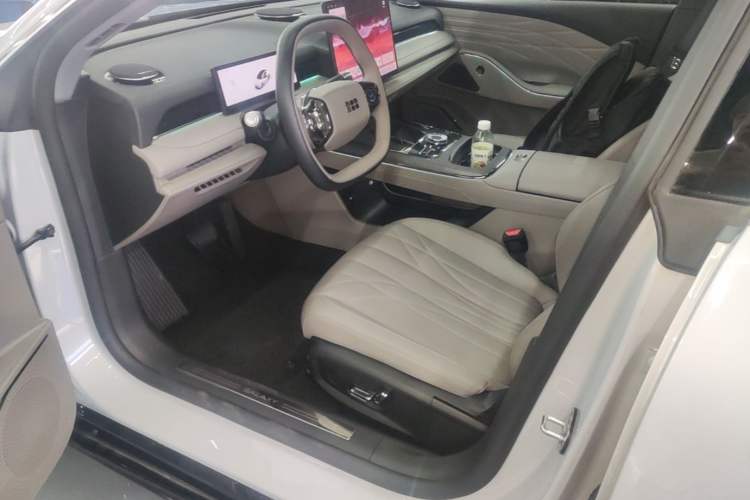 Used Geely Galaxy 8 2025 130km EM-i Deluxe Edition Driver Seat