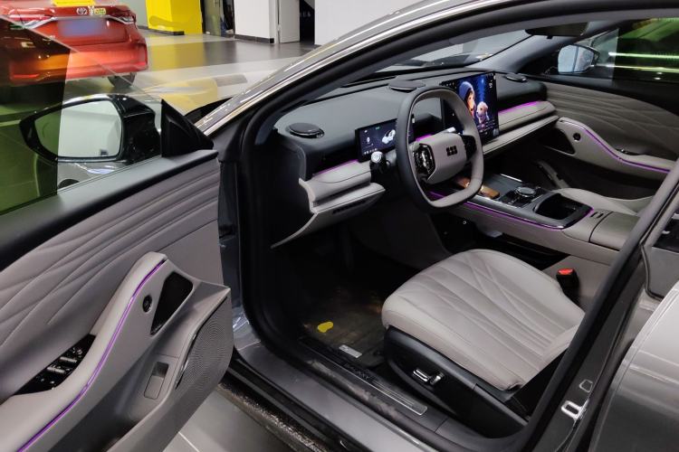 Used Geely Galaxy 8 2025 130km EM-i Deluxe Edition Driver Seat