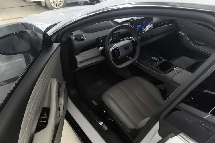 Used Geely Galaxy 8 2025 130km EM-P Starship Edition Driver Seat