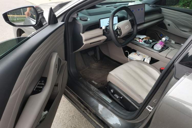 Used Geely Galaxy 8 2025 130km EM-i Flagship Edition Driver Seat