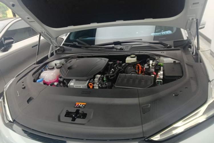 Used Geely Galaxy 8 2025 130km EM-P Exploration Edition Engine Bay