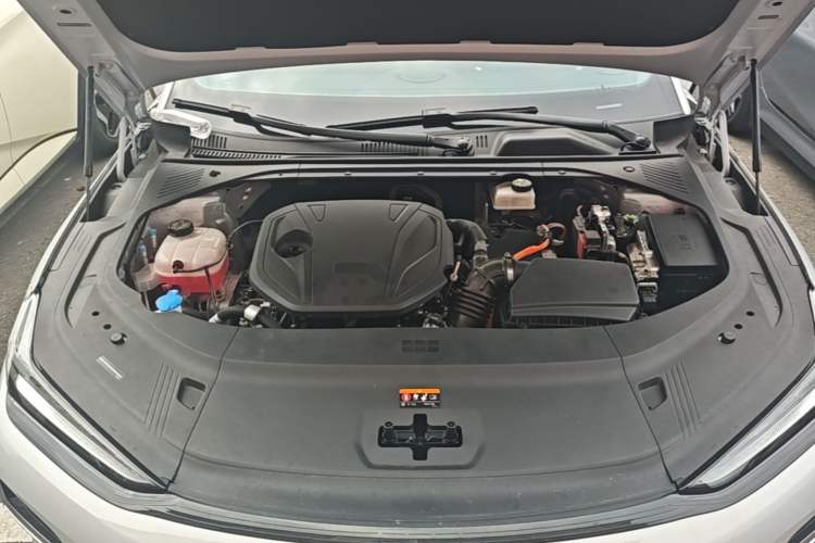 Used Geely Galaxy 8 2025 130km EM-i Deluxe Edition Engine Bay