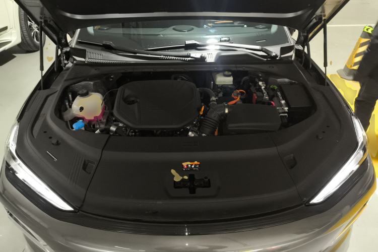 Used Geely Galaxy 8 2025 130km EM-i Prestige Edition Engine Bay