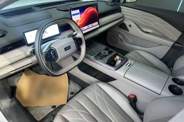 Used Geely Galaxy 8 2025 130km EM-P Starship Edition Exterior 10