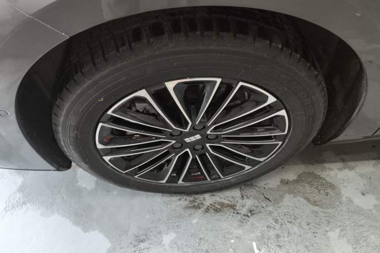 Used Geely Galaxy 8 2025 130km EM-i Prestige Edition Exterior 2