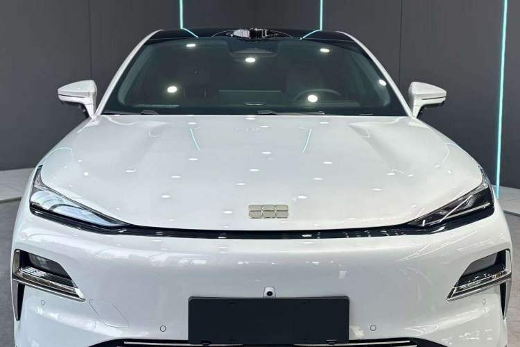 Used Geely Galaxy 8 2025 130km EM-P Starship Edition Exterior 2