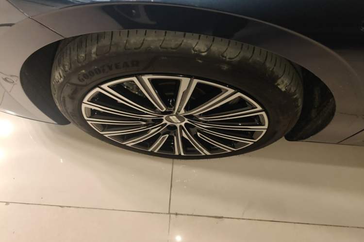 Used Geely Galaxy 8 2025 130km EM-P Starship Edition Exterior 4