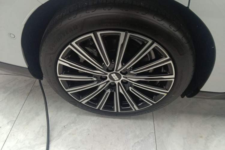 Used Geely Galaxy 8 2025 130km EM-P Exploration Edition Exterior 5