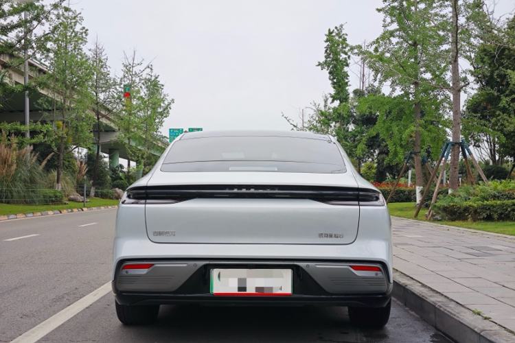 Used Geely Galaxy 8 2025 130km EM-i Flagship Edition Exterior 5
