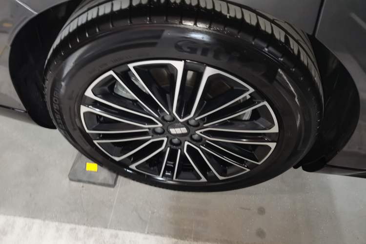 Used Geely Galaxy 8 2025 130km EM-i Prestige Edition Exterior 8