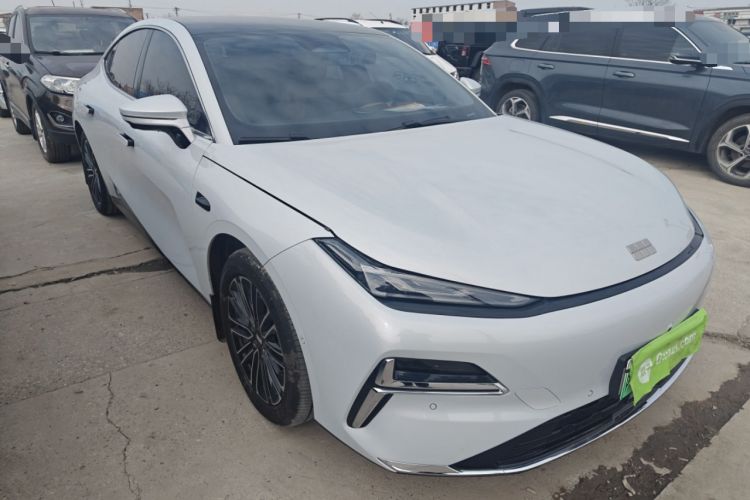 Used Geely Galaxy 8 2025 130km EM-i Prestige Edition Front Right 45 Deg