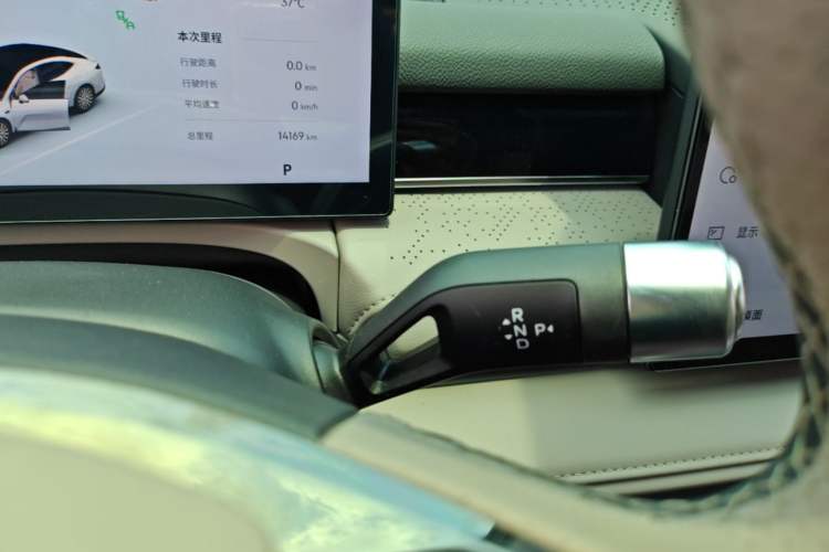 Used Geely Galaxy 8 2025 130km EM-i Prestige Edition Gear Lever