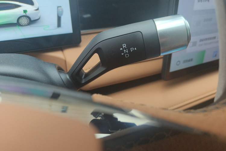 Used Geely Galaxy 8 2025 130km EM-i Deluxe Edition Gear Lever