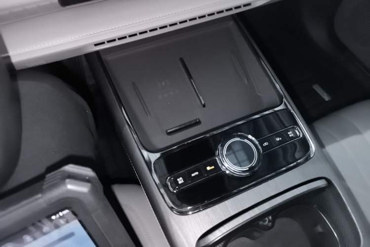 Used Geely Galaxy 8 2025 130km EM-P Starship Edition Gear Lever