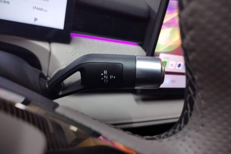 Used Geely Galaxy 8 2025 130km EM-P Starship Edition Gear Lever