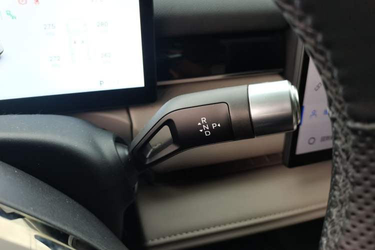 Used Geely Galaxy 8 2025 130km EM-i Flagship Edition Gear Lever