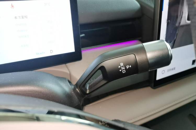 Used Geely Galaxy 8 2025 130km EM-i Flagship Edition Gear Lever