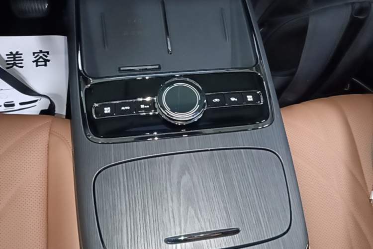 Used Geely Galaxy 8 2025 130km EM-P Exploration Edition Gear Lever