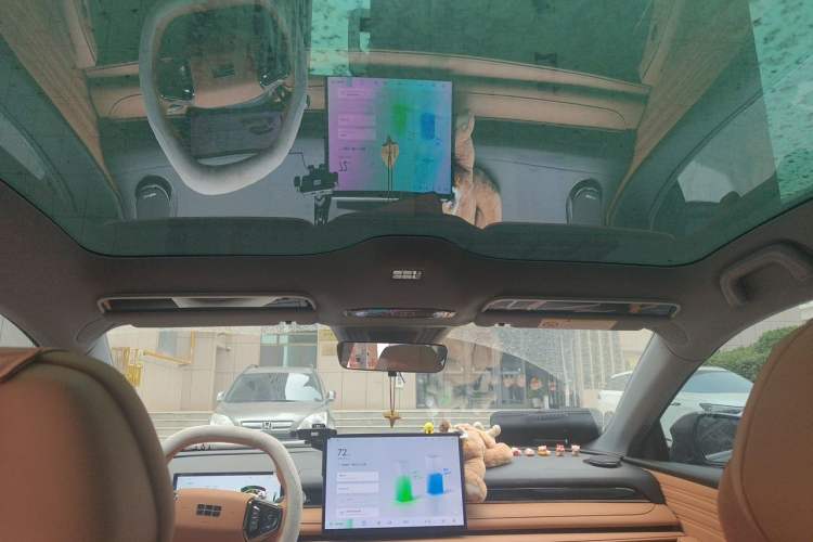 Used Geely Galaxy 8 2025 130km EM-i Deluxe Edition Headliner