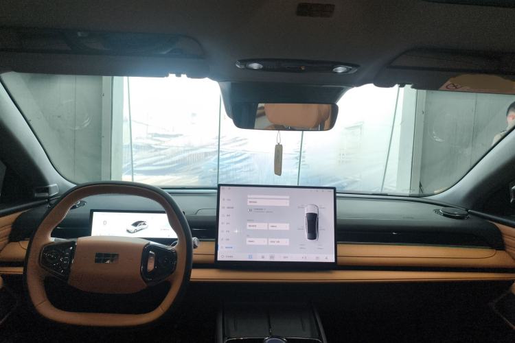 Used Geely Galaxy 8 2025 130km EM-i Prestige Edition Interior 2