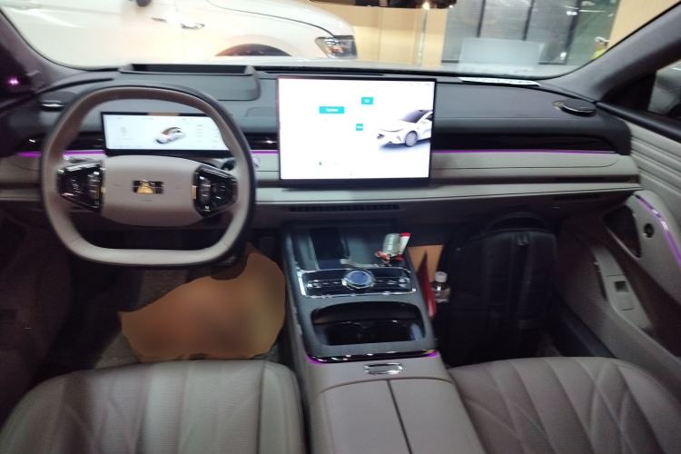 Used Geely Galaxy 8 2025 130km EM-P Starship Edition Interior 2