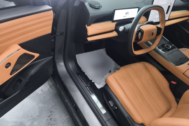 Used Geely Galaxy 8 2025 130km EM-i Prestige Edition Interior 3