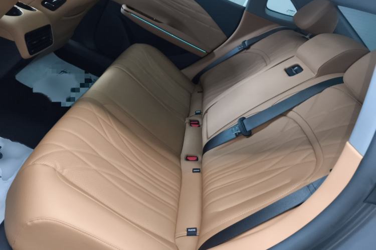 Used Geely Galaxy 8 2025 130km EM-i Prestige Edition Interior 4
