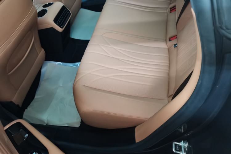 Used Geely Galaxy 8 2025 130km EM-i Prestige Edition Interior 4