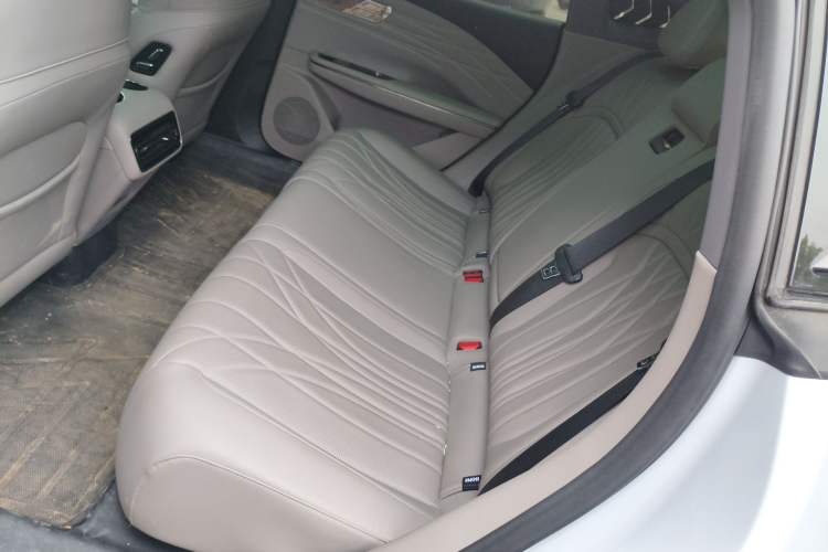Used Geely Galaxy 8 2025 130km EM-i Flagship Edition Interior 4