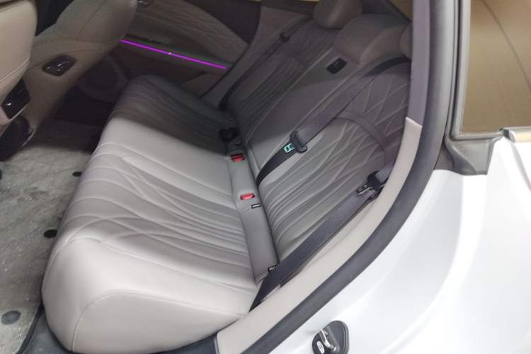 Used Geely Galaxy 8 2025 130km EM-P Starship Edition Interior 4