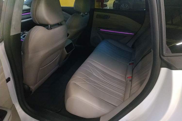 Used Geely Galaxy 8 2025 130km EM-i Flagship Edition Interior 4